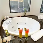 Nira Boutique 4*
