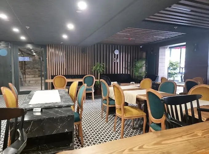 Nira Boutique Hotell