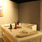 Nira Boutique Hotel 4*